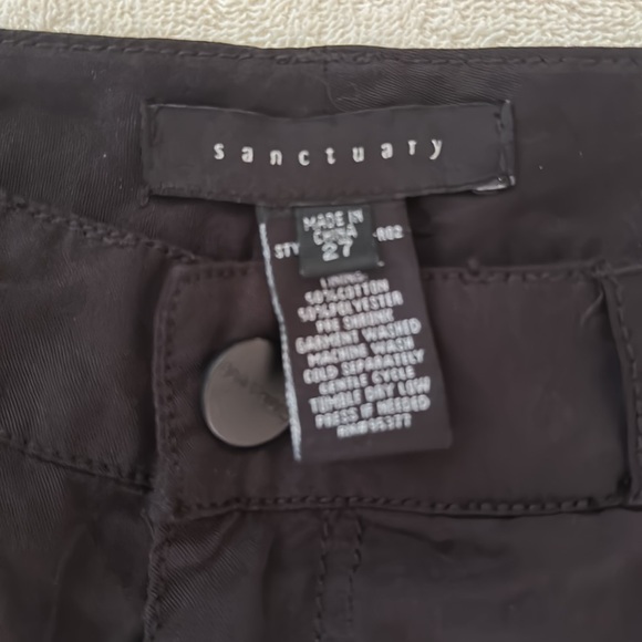 Black Sanctuary Tencel Shorts - Picture 2 of 4